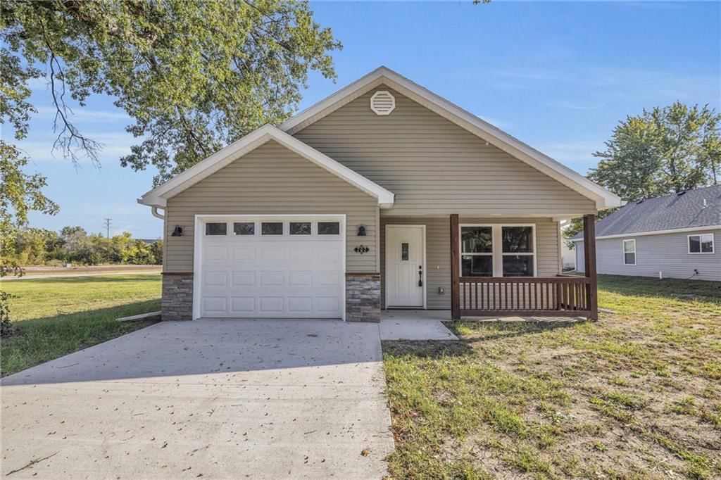 707 Pacific Avenue, Osawatomie, KS