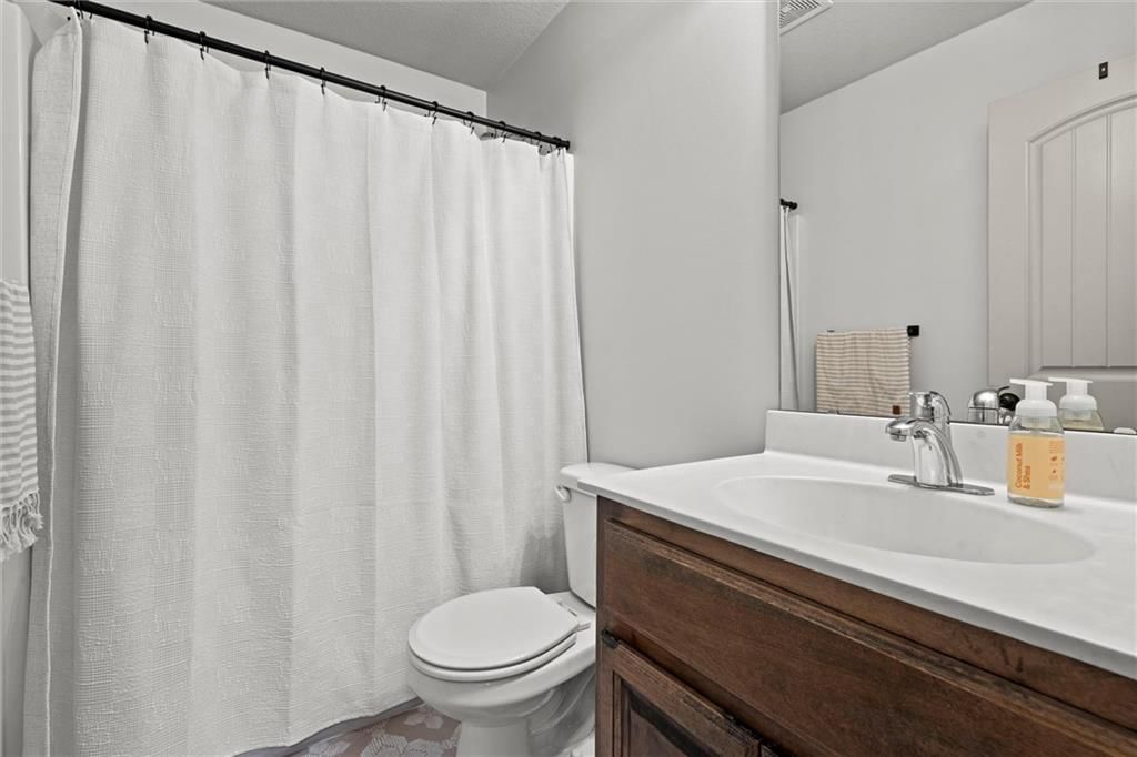 1031 E 14th Street — photo 25