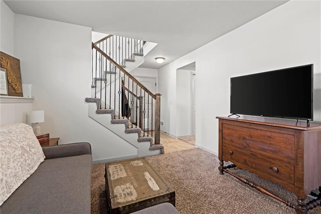 1031 E 14th Street — photo 31