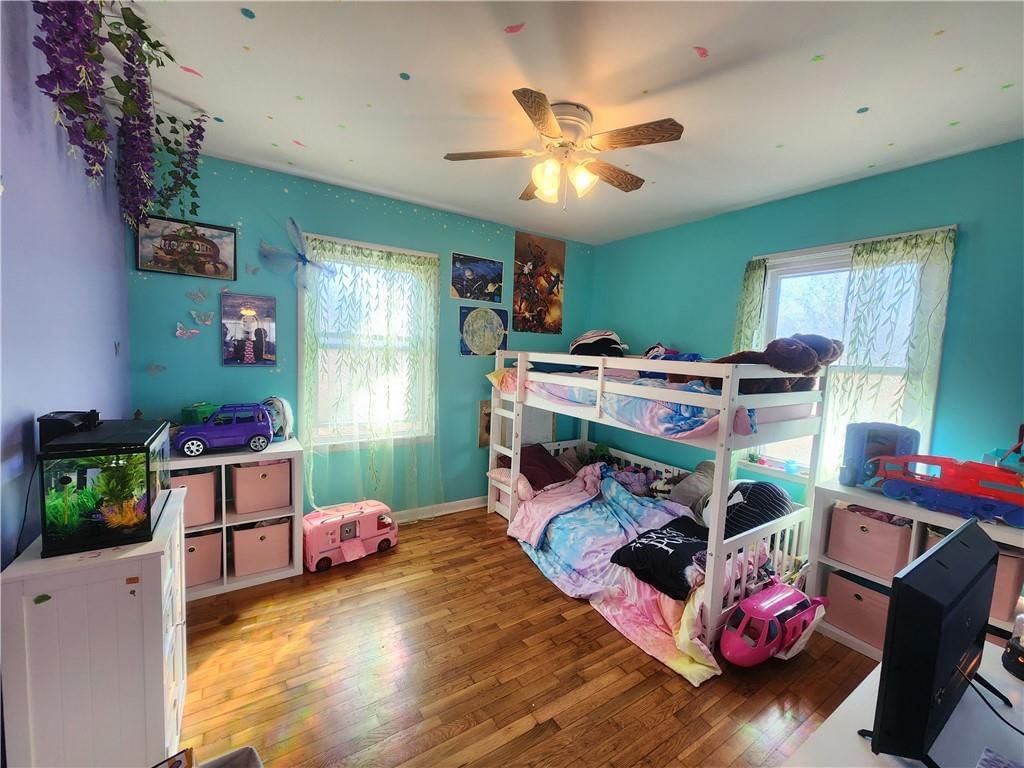 245 W 5th Street — photo 11