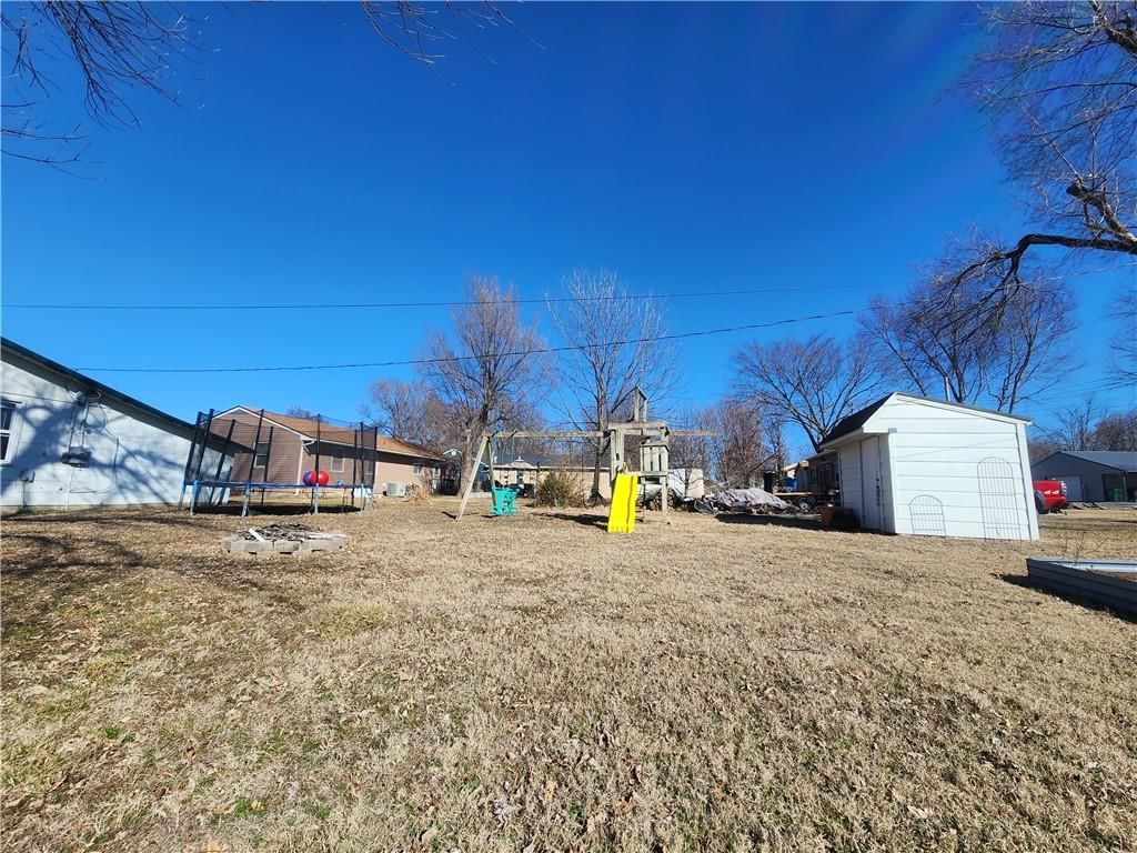 245 W 5th Street — photo 14
