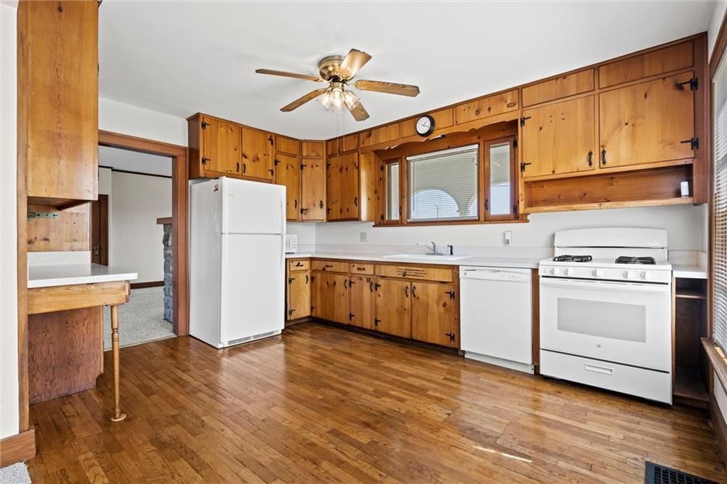 6804 Woodson Road — photo 13