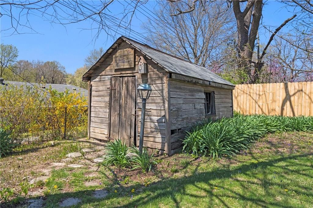 6804 Woodson Road — photo 36