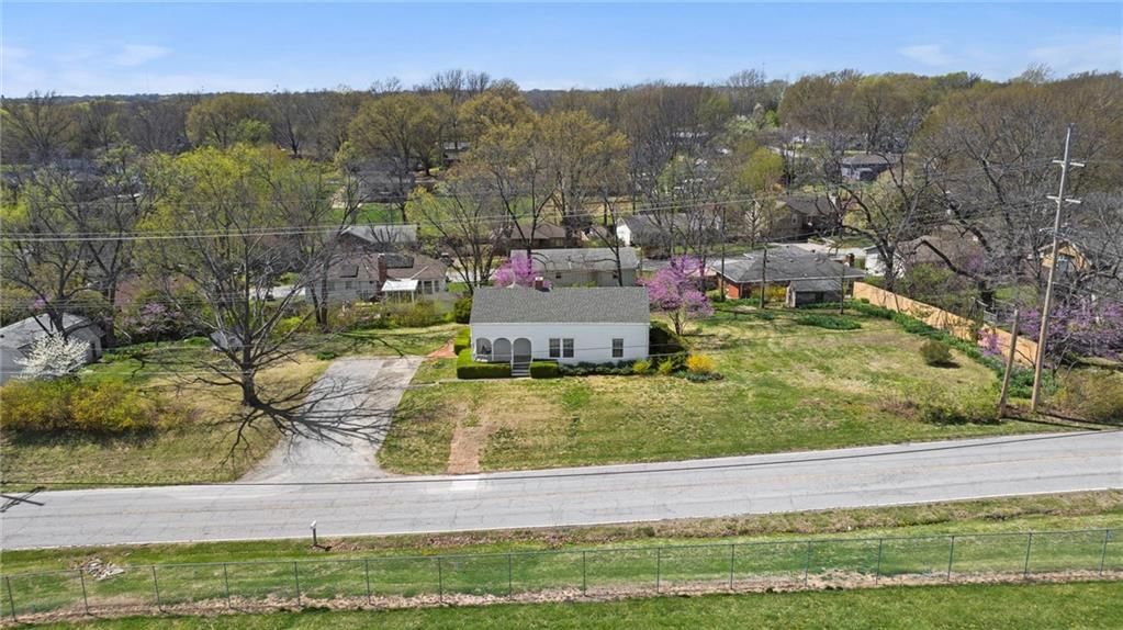 6804 Woodson Road — photo 38