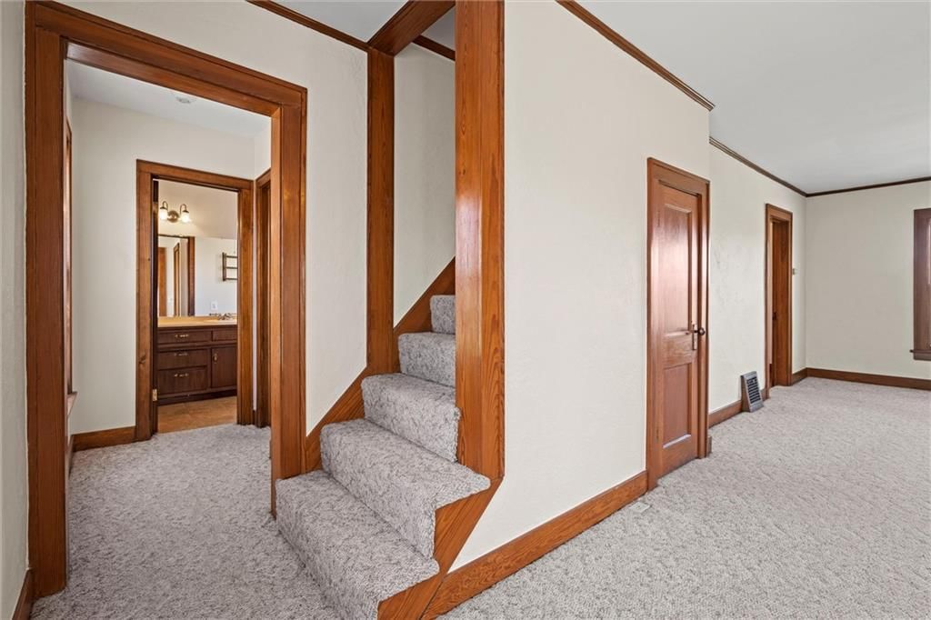 6804 Woodson Road — photo 7
