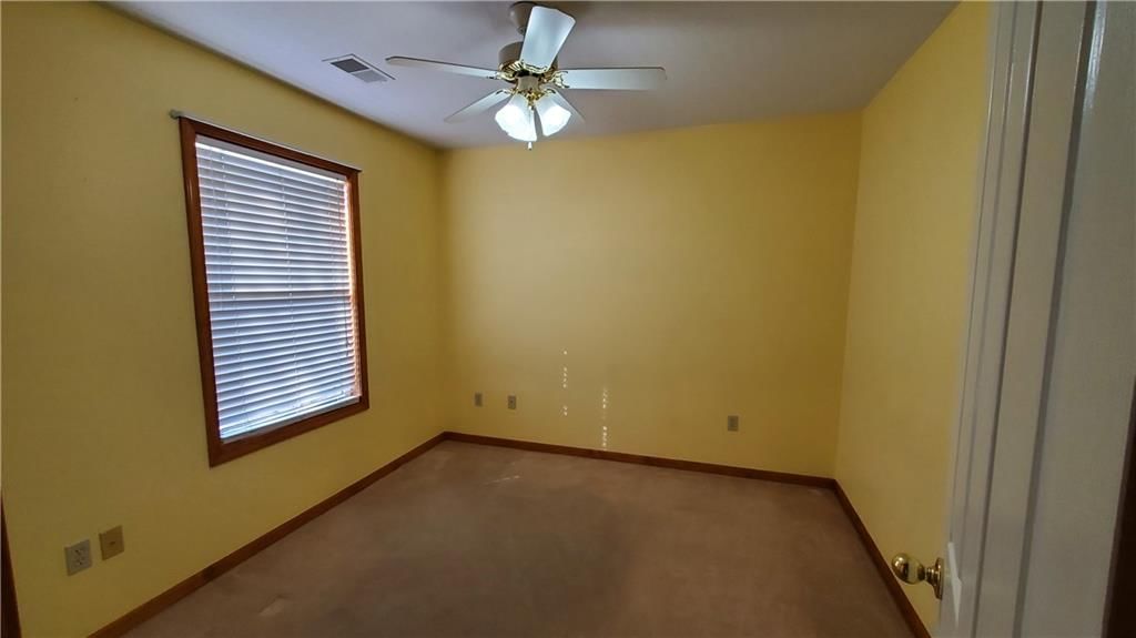112 Post Oak Court — photo 26