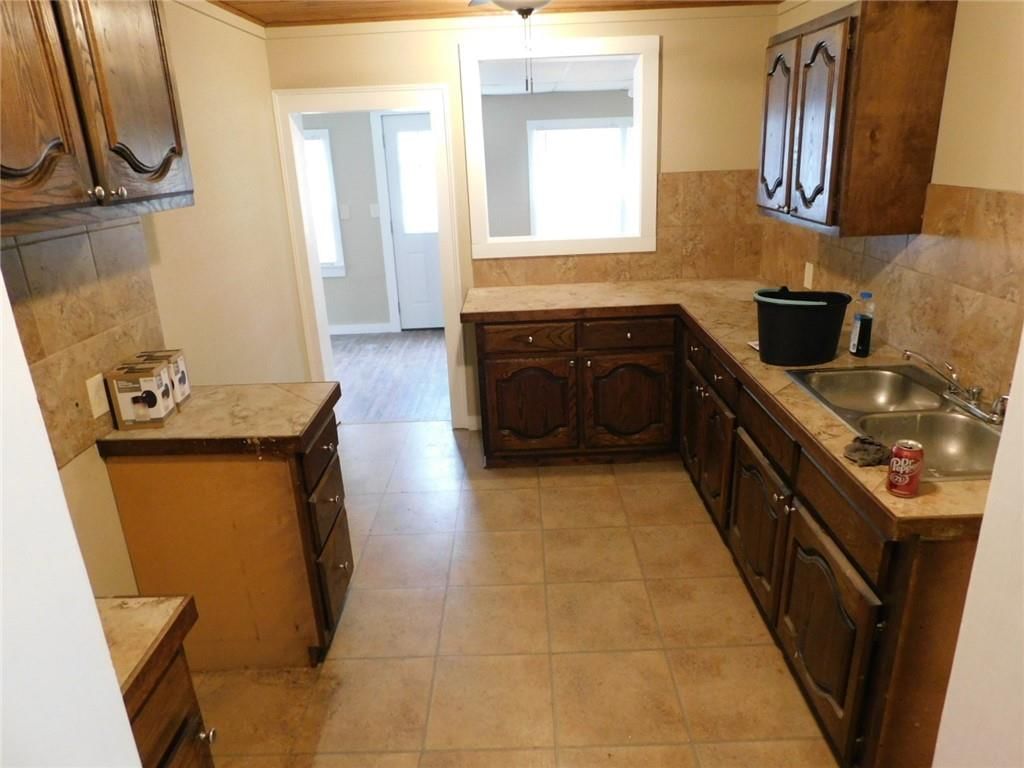 306 W Kansas Street — photo 5
