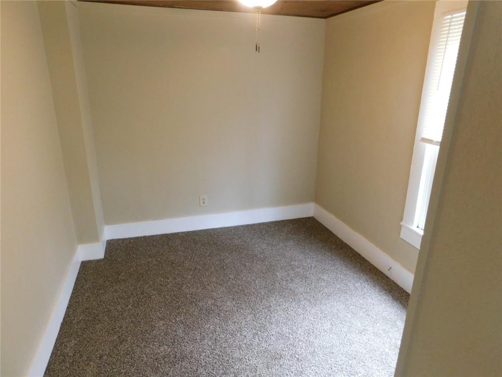 306 W Kansas Street — photo 8