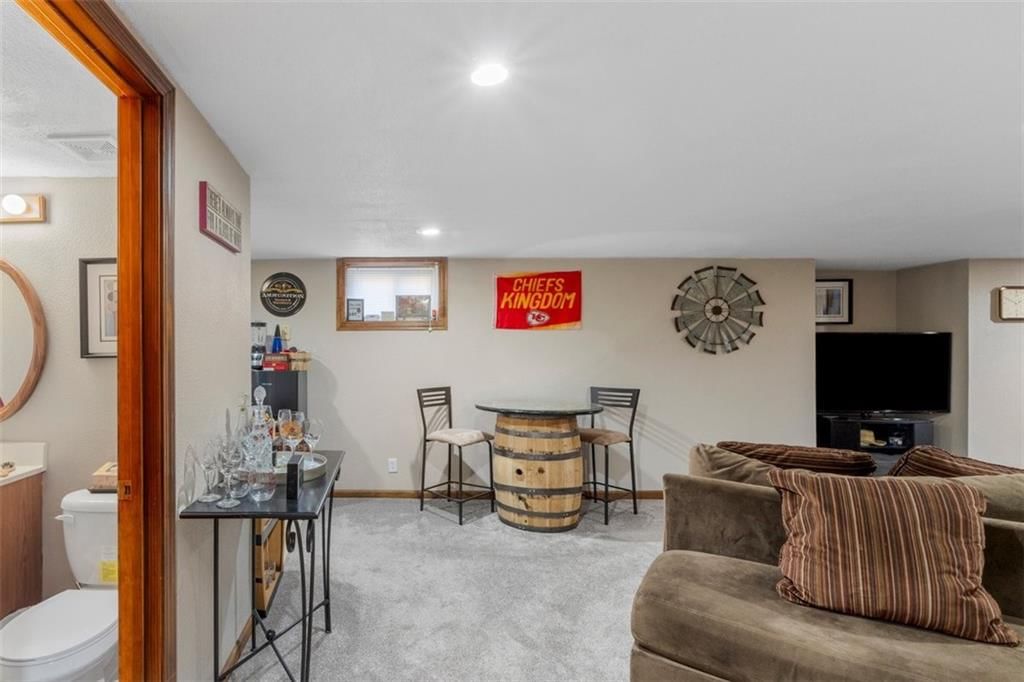 402 N Pinon Street — photo 35