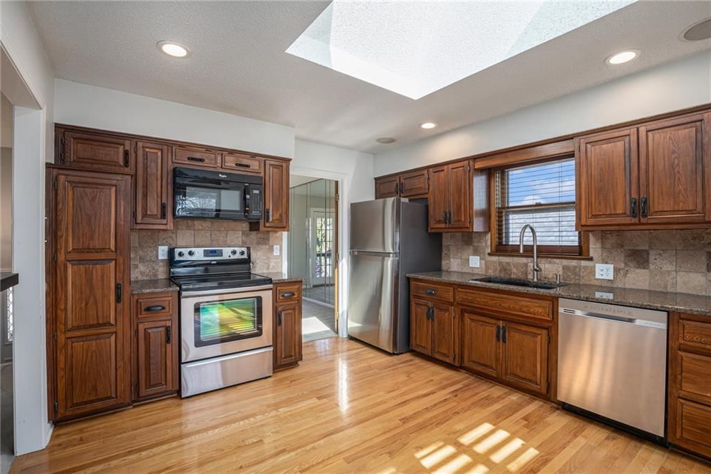 705 Burning Tree Street — photo 12