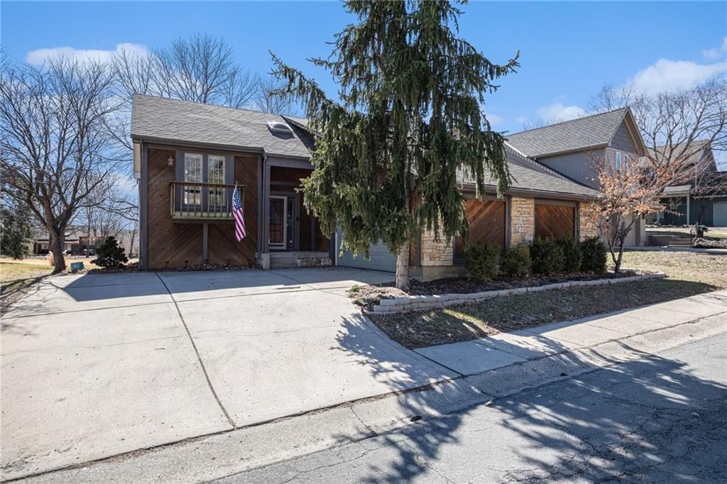 705 Burning Tree Street — photo 3