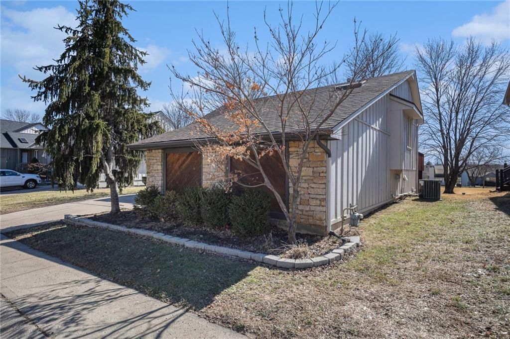 705 Burning Tree Street — photo 29