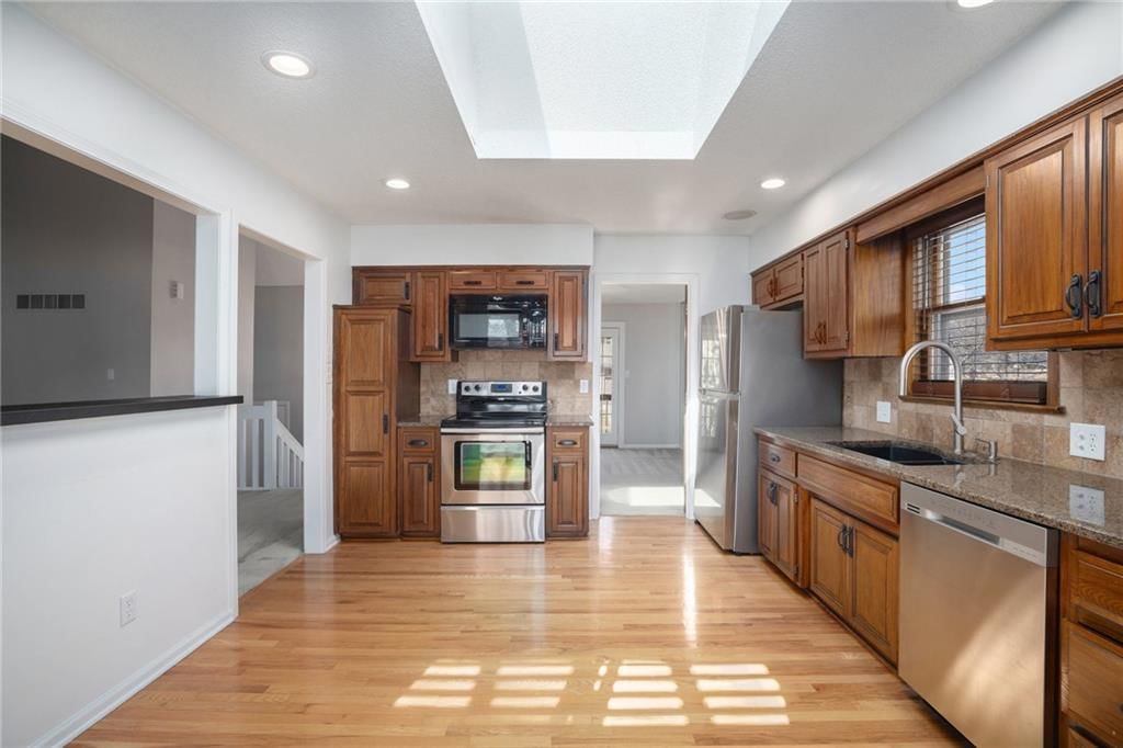 705 Burning Tree Street — photo 10