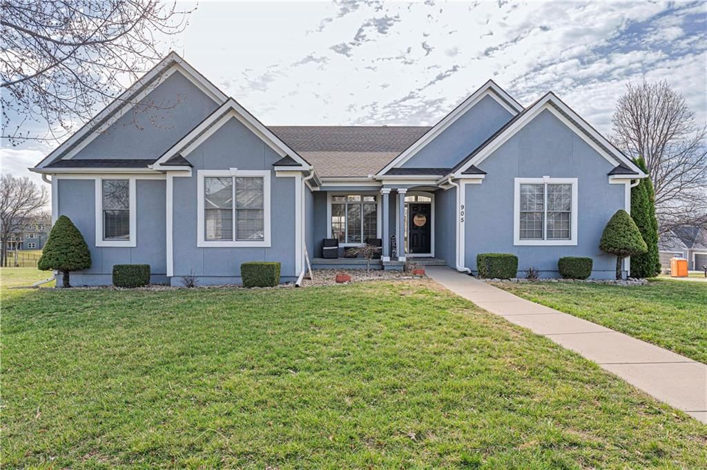 905 Meadowbrook Drive, Kearney, MO