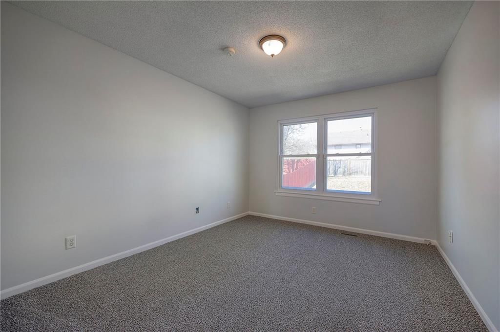 8520 Spring Avenue — photo 24