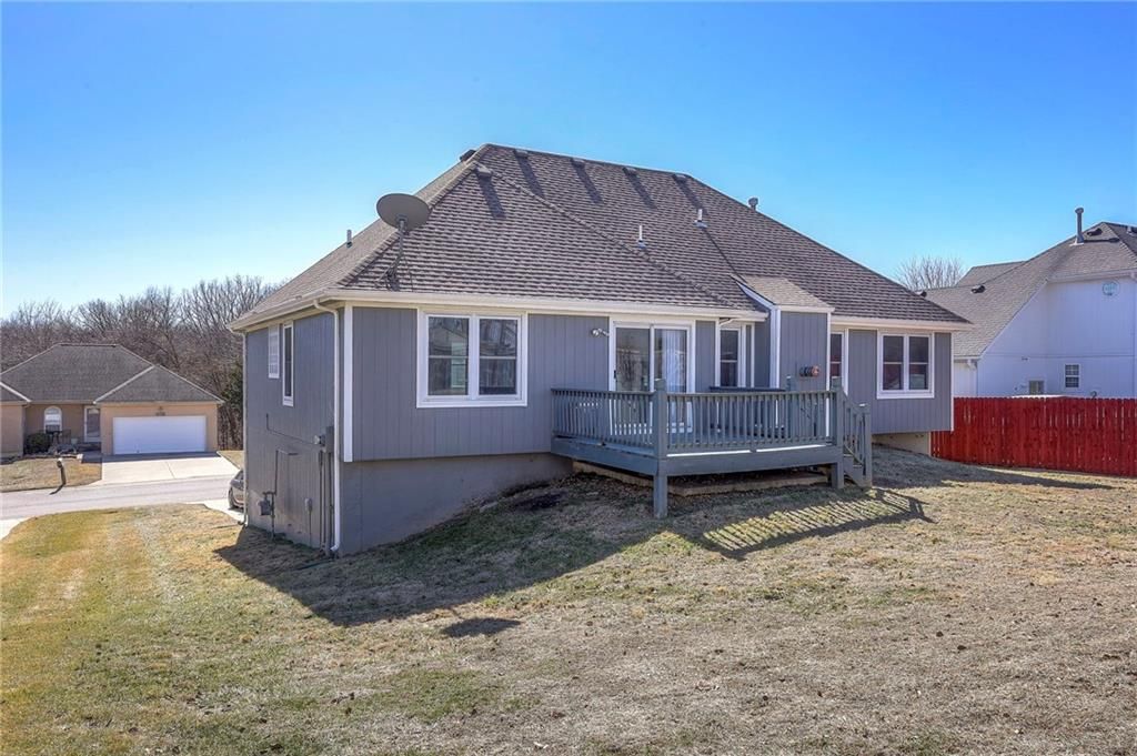 8520 Spring Avenue — photo 32