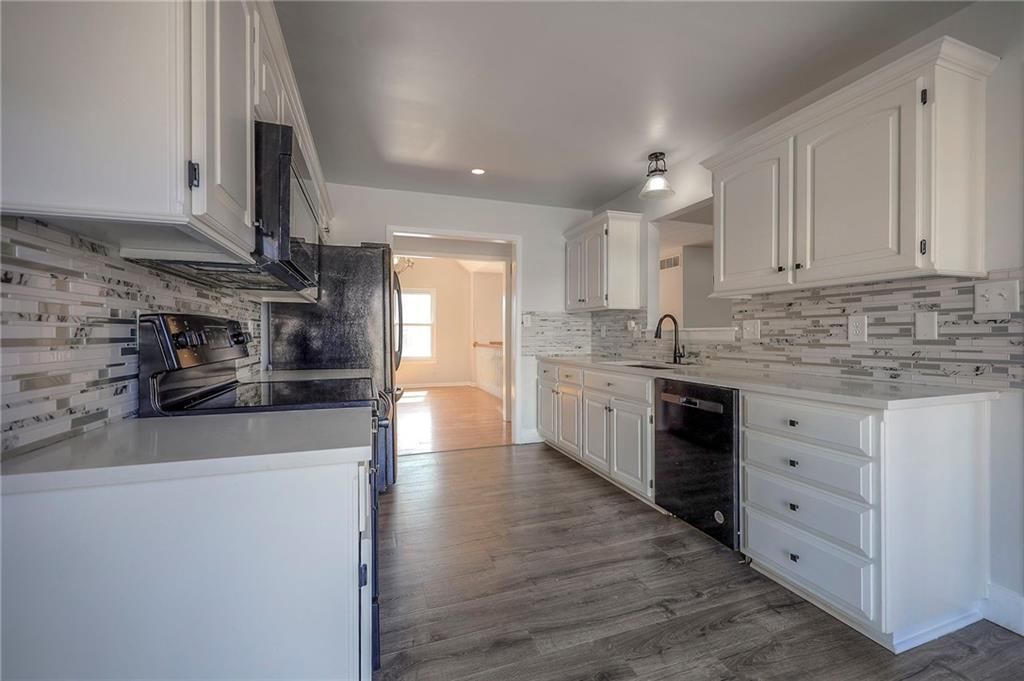 8520 Spring Avenue — photo 9