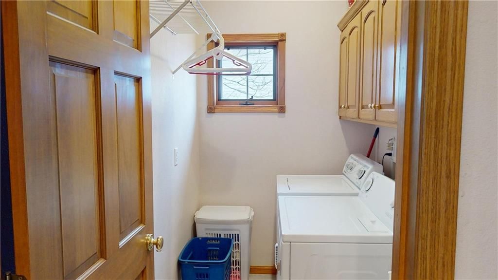 314 Hillcrest Drive — photo 17