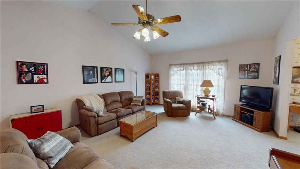 314 Hillcrest Drive — photo 8