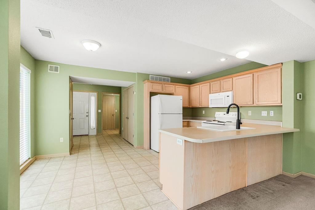 8028 N Lawn Avenue — photo 8