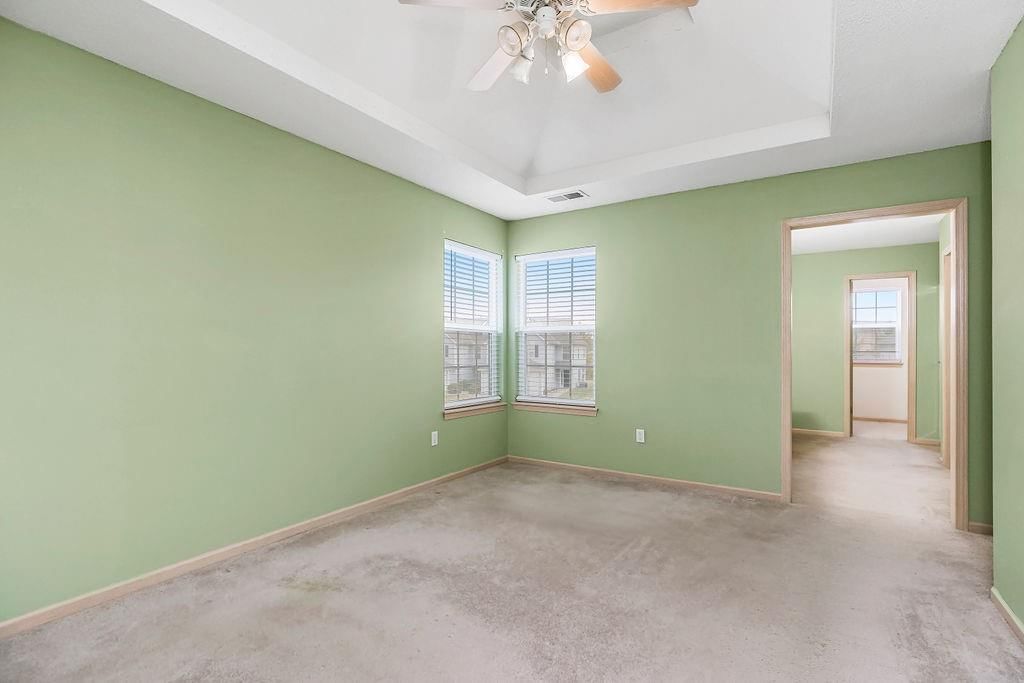 8028 N Lawn Avenue — photo 10