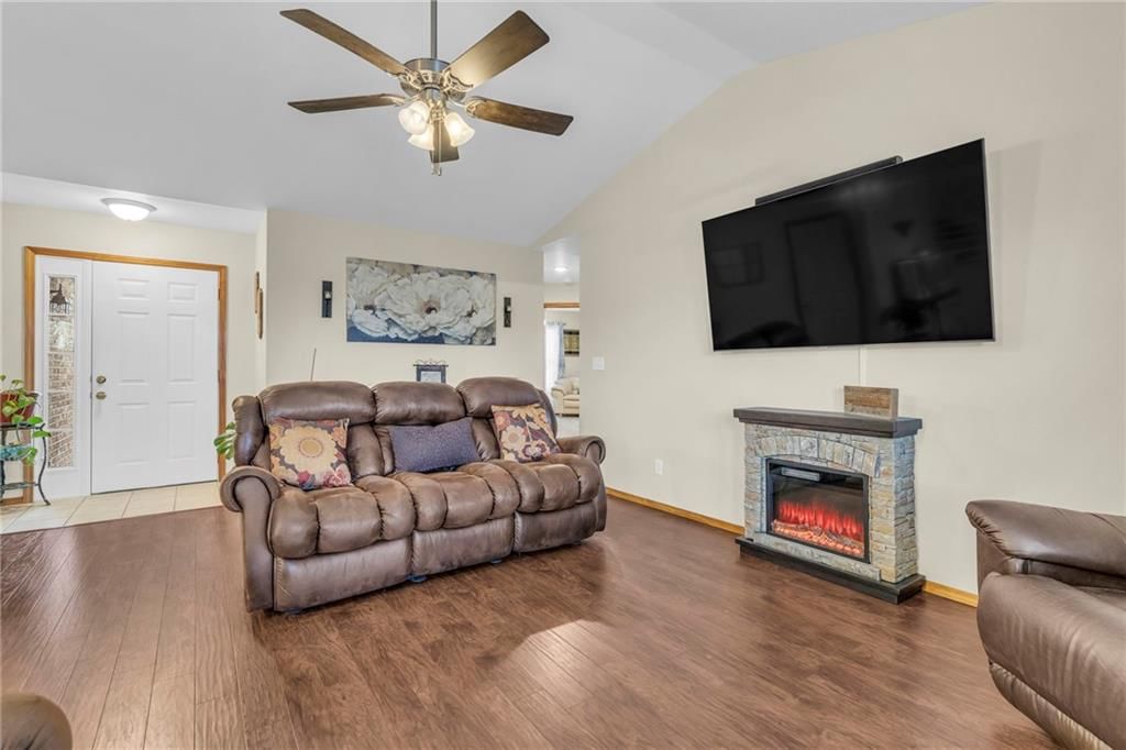 802 Birch Street — photo 4