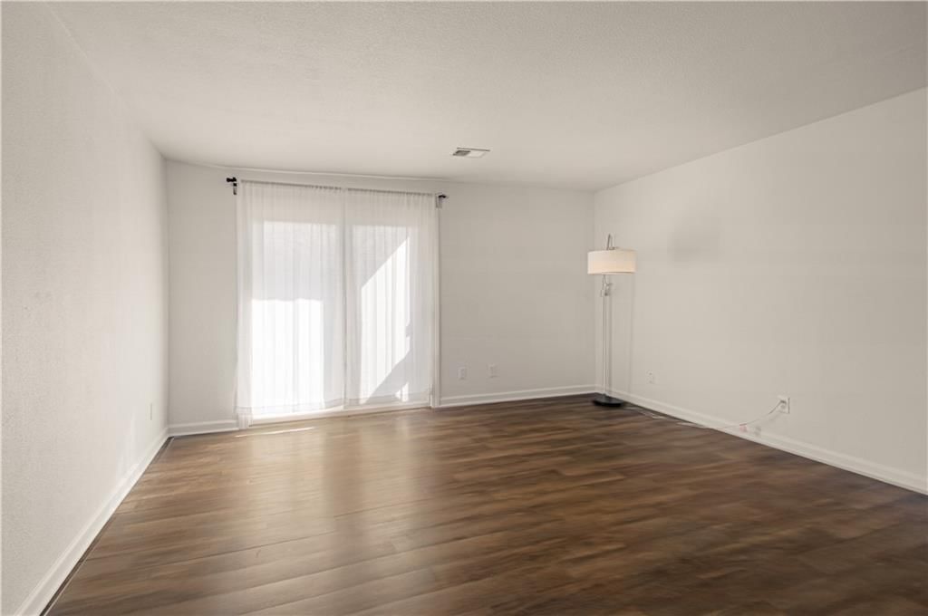 4524 Holly Street — photo 8