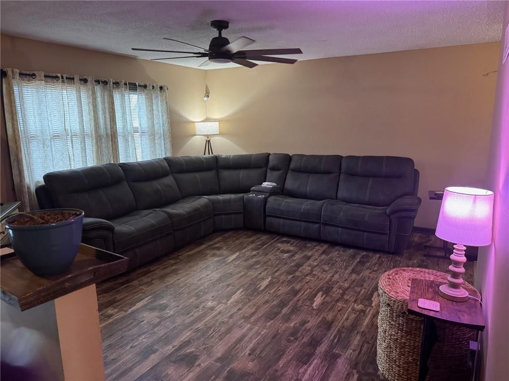 1701 Lee Lane — photo 2