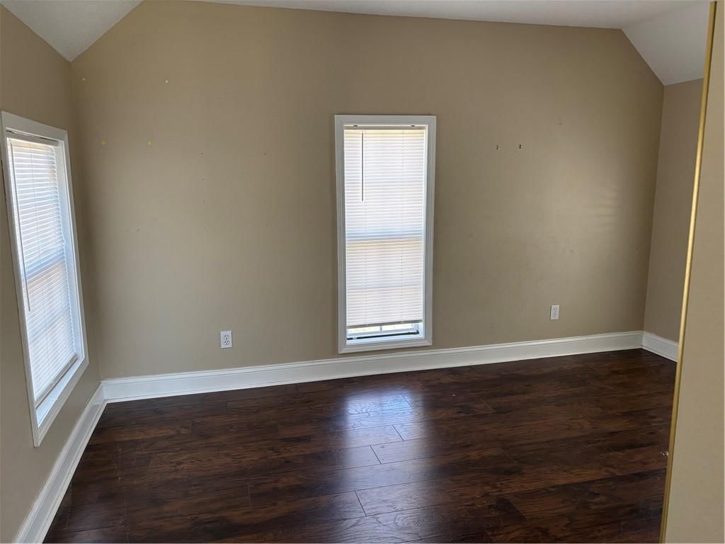 523 S Oak Street — photo 25