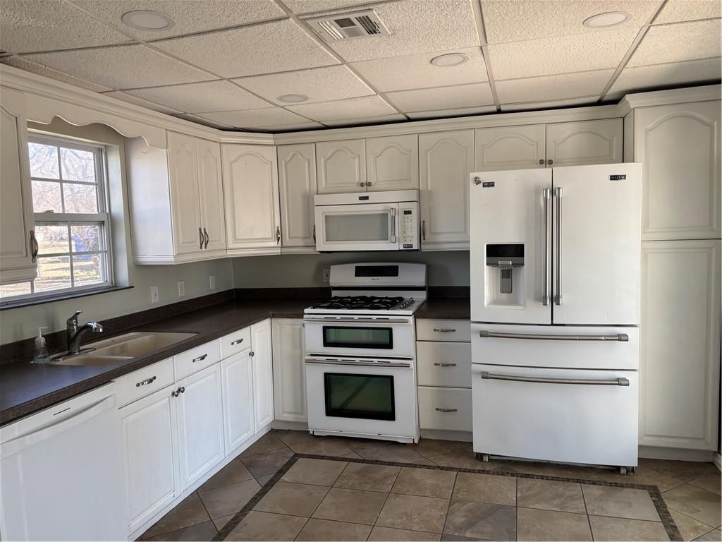 523 S Oak Street — photo 9