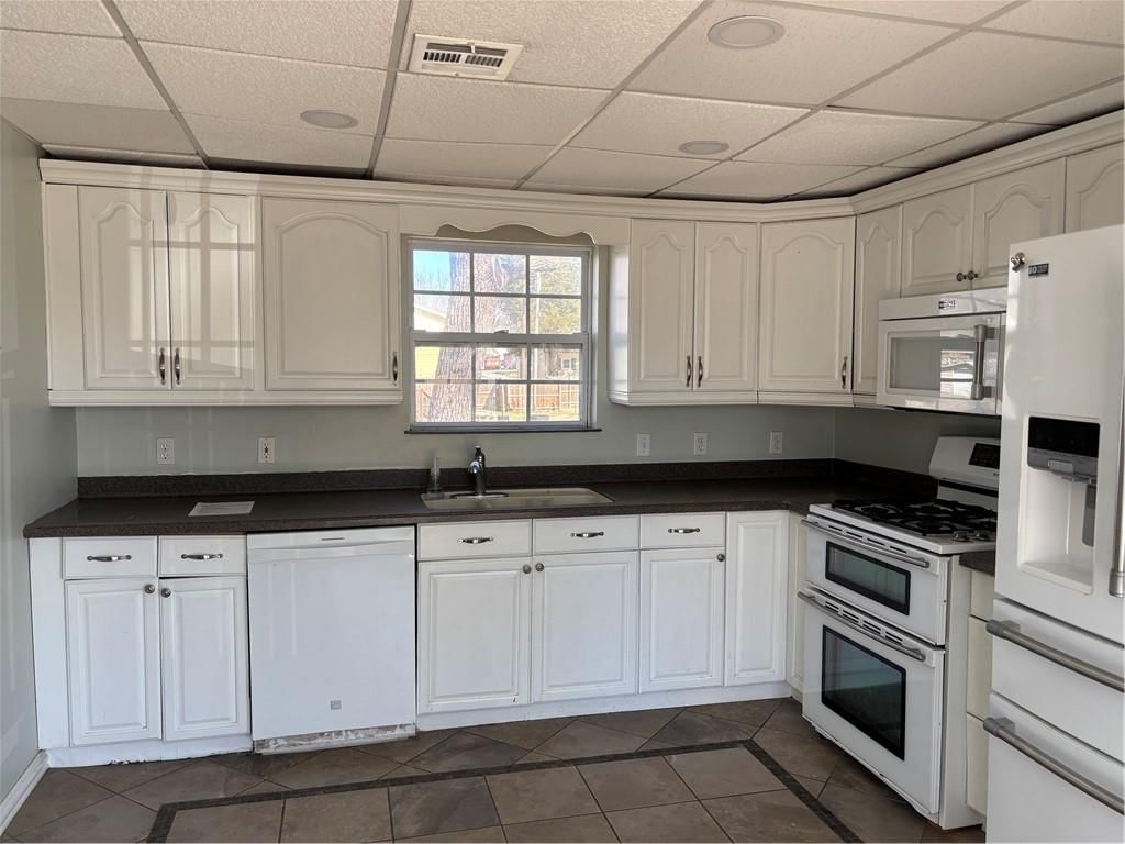 523 S Oak Street — photo 10