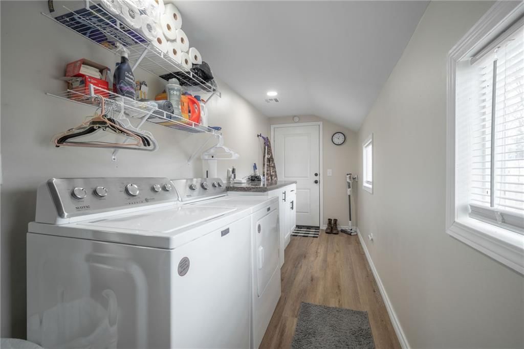 1107 E Maple Street — photo 15
