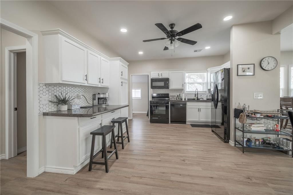 1107 E Maple Street — photo 9