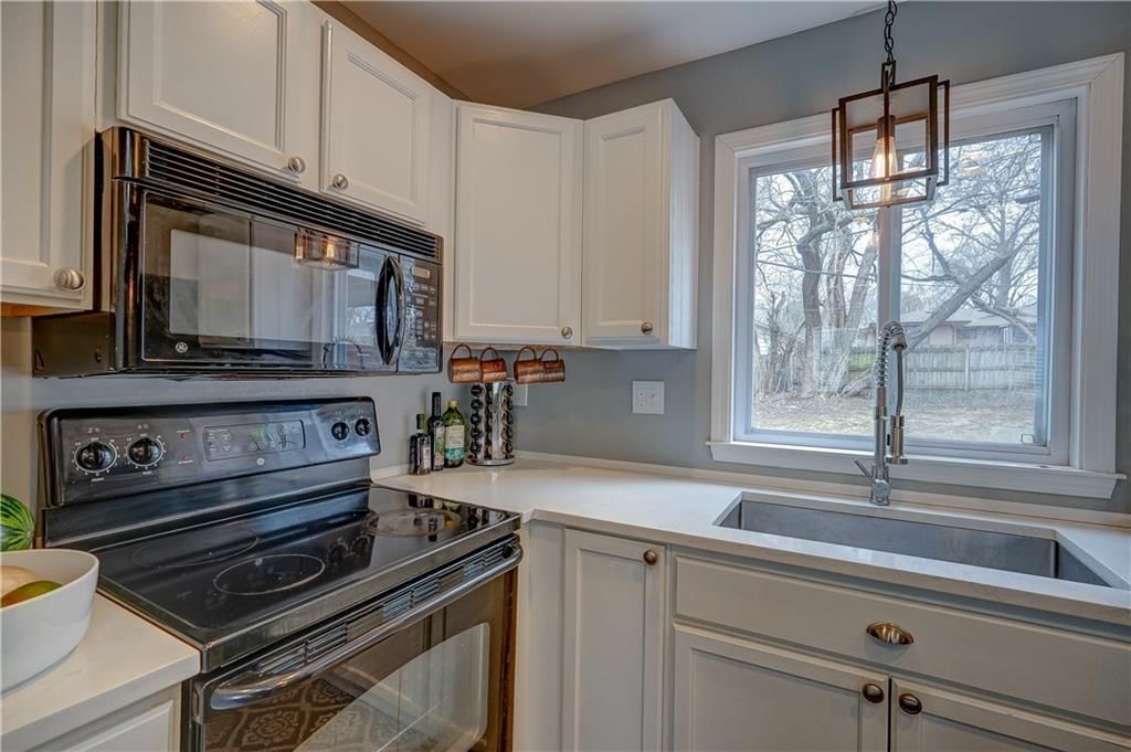 7616 Windsor Street — photo 12
