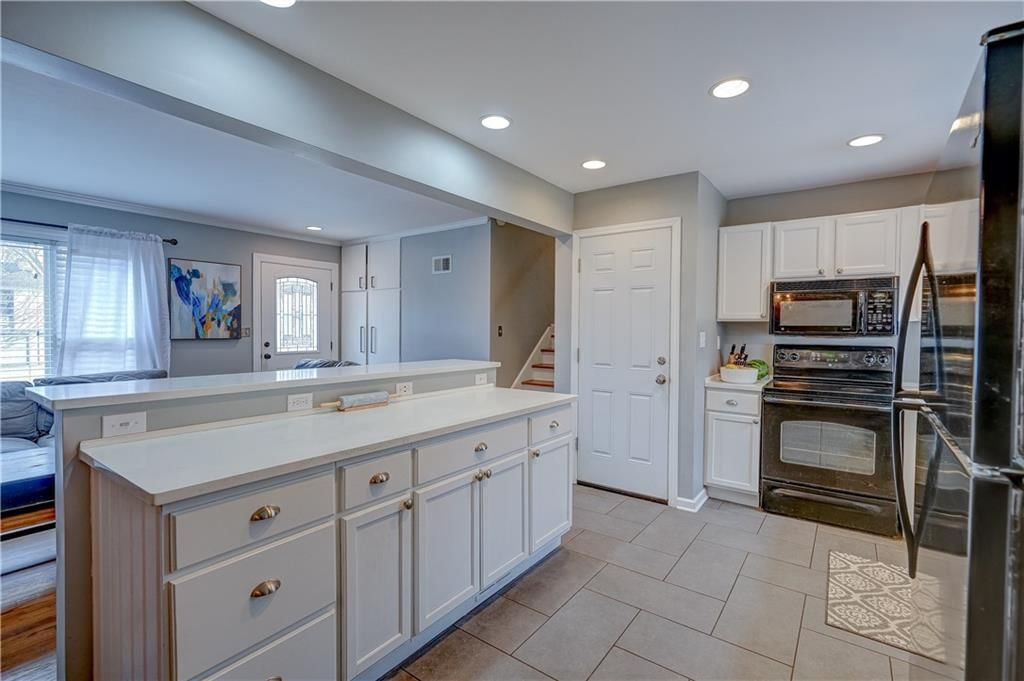 7616 Windsor Street — photo 14