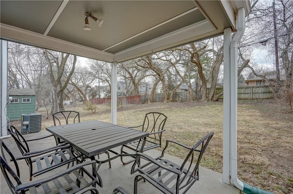 7616 Windsor Street — photo 31