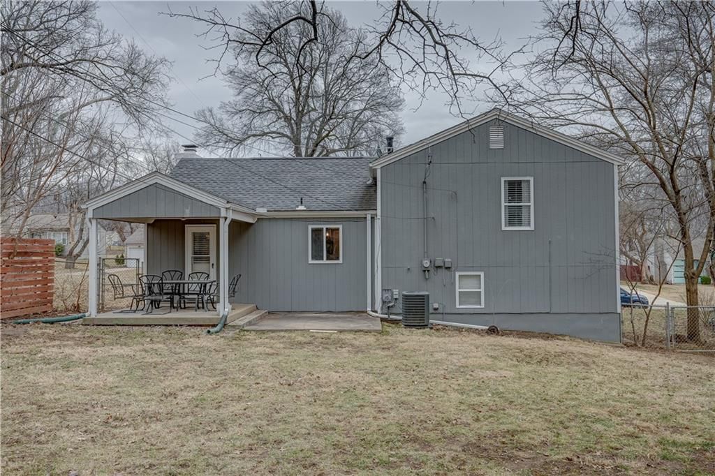 7616 Windsor Street — photo 34