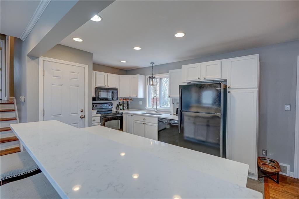 7616 Windsor Street — photo 9