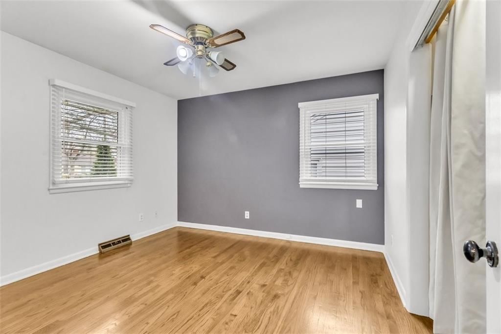 2921 W 49th Street — photo 13