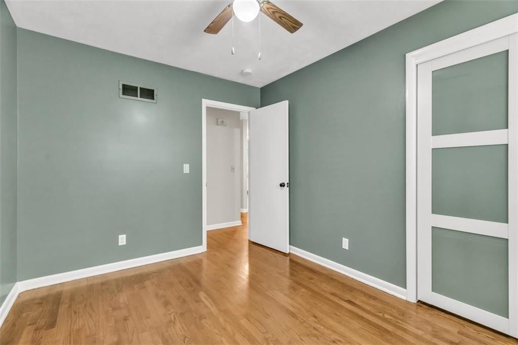 2921 W 49th Street — photo 16