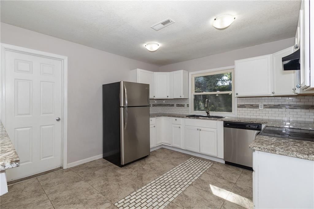 6012 N Flora Avenue — photo 9