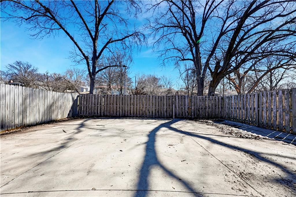 7715 N Stoddard Avenue — photo 33