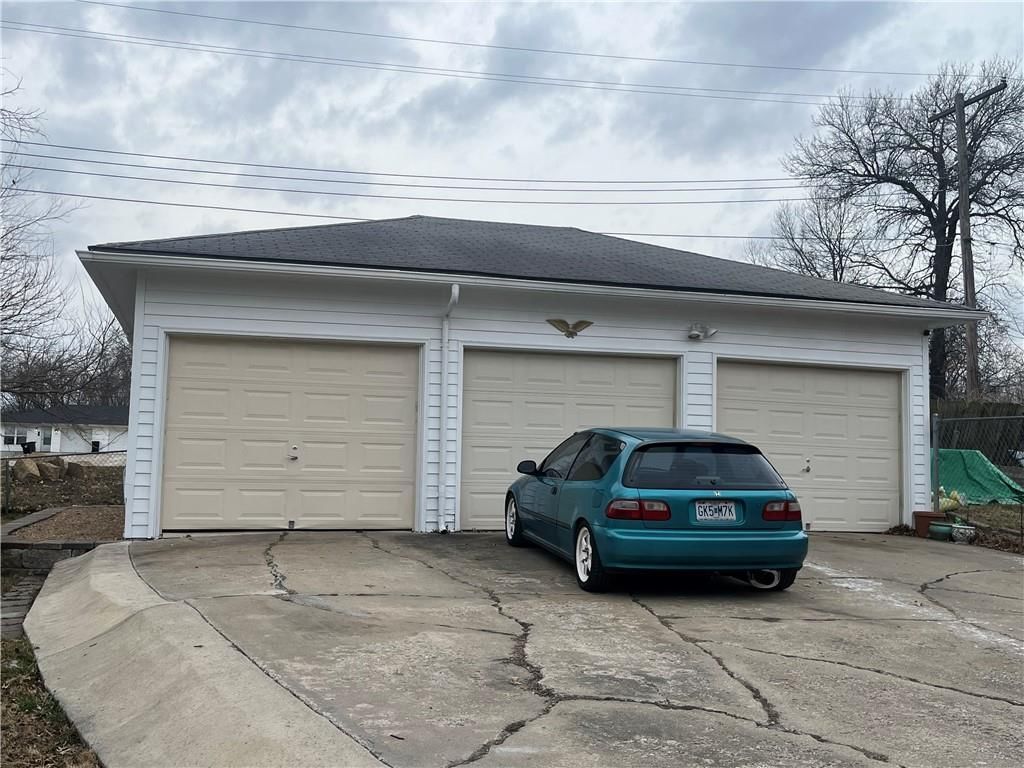 217 N Lake Street — photo 11