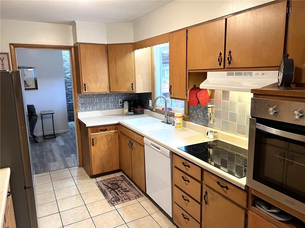 12004 Armitage Drive — photo 11