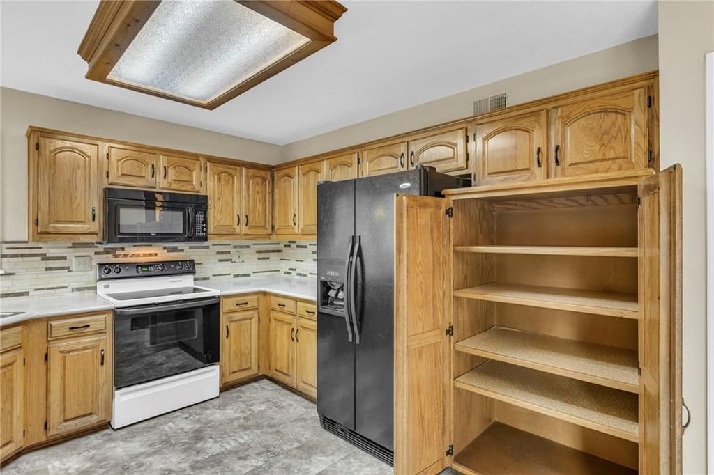 162 E Nelson Circle — photo 11
