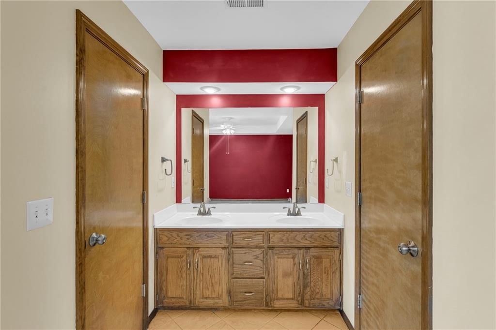 162 E Nelson Circle — photo 27