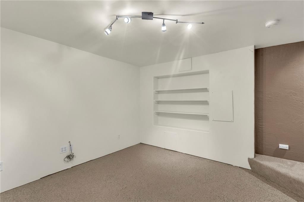 162 E Nelson Circle — photo 41