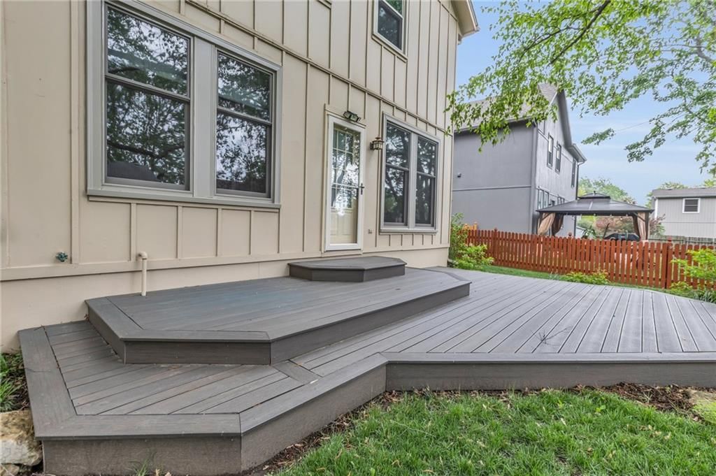 162 E Nelson Circle — photo 42