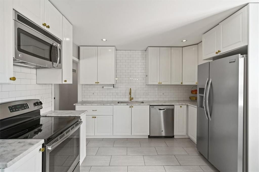 10605 W 89th Terrace — photo 8
