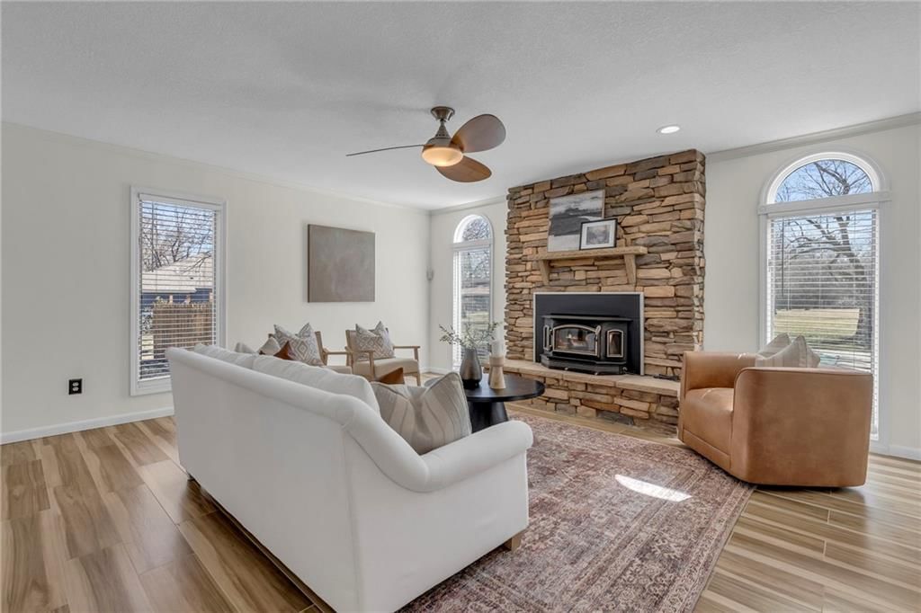 6715 W 194th Street — photo 18